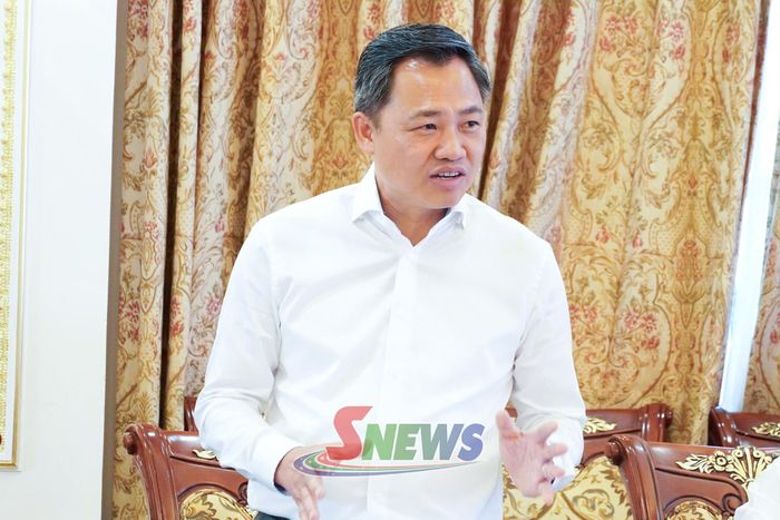 Đồng chí Nguyễn Đình Việt, Phó Bí thư Tỉnh ủy, Chủ tịch UBND tỉnh phát biểu tại cuộc làm việc.