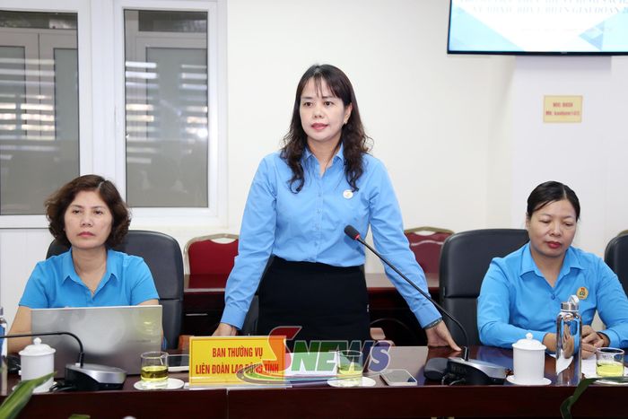 Đại diện Ban Thường vụ LĐLĐ tỉnh phát biểu tại Hội nghị.