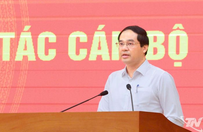 Đồng chí Trịnh Xuân Trường, Ủy viên Trung ương Đảng, Bí thư Tỉnh ủy, phát biểu tại Hội nghị cán bộ chủ chốt của tỉnh về công tác cán bộ.