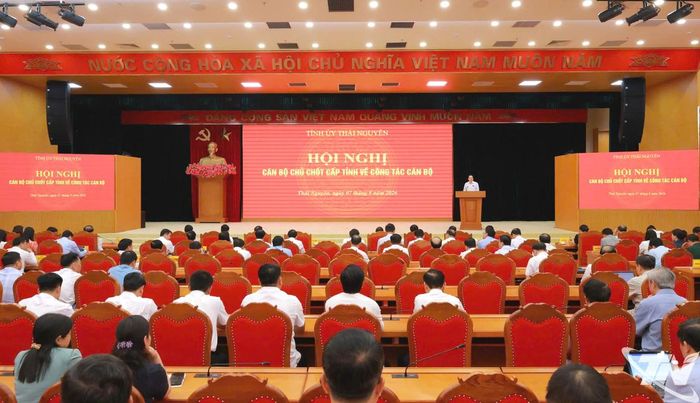 Quang cảnh Hội nghị cán bộ chủ chốt tỉnh.