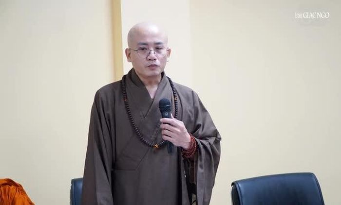 Thượng tọa Thích Minh Cần báo cáo tổng hợp kỳ tuyển Phật trường