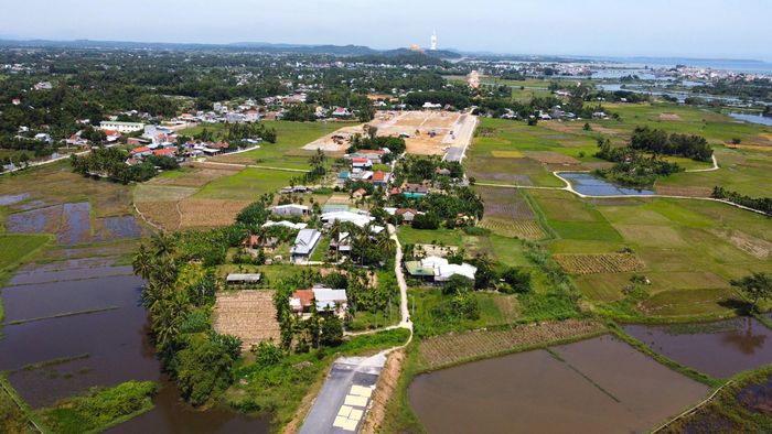 Quảng Ngãi yêu cầu đổi mới tổ chức thực hiện công tác bồi thường, hỗ trợ, tái định cư và GPMB trên địa bàn (Ảnh: Lê Danh).