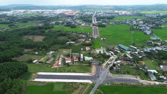 Các đơn vị được yêu cầu không đùn đẩy, né tránh trách nhiệm trong GPMB làm ảnh hưởng tiến độ các dự án (Ảnh: Lê Danh).