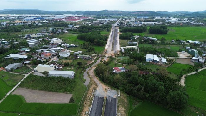 Các dự án trọng điểm, quy mô lớn, liên địa bàn, tỉnh yêu cầu thực hiện nguyên tắc "một dự án - một đầu mối chịu trách nhiệm chính" - (Ảnh: Lê Danh).
