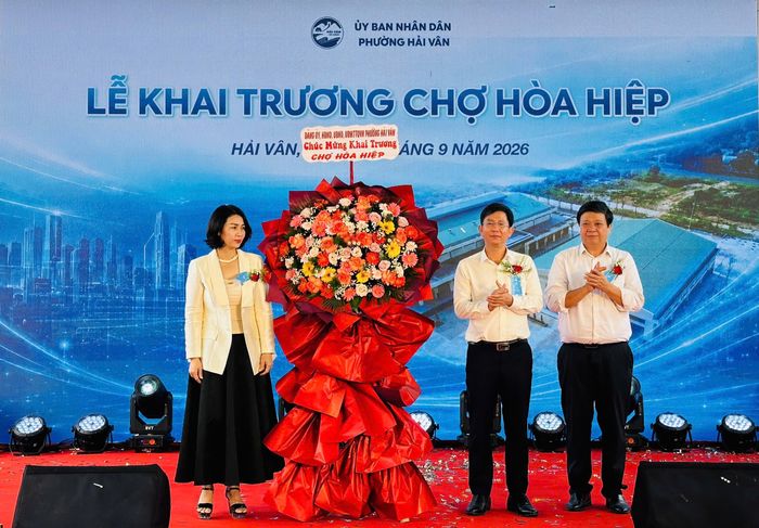 Khai trương chợ Hòa Hiệp đảm bảo đáp ứng nhu cầu thiết yếu hằng ngày của Nhân dân, góp phần tạo việc làm, ổn định sinh kế cho các hộ kinh doanh↵