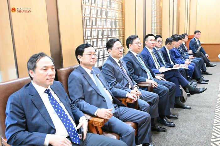 Các đại biểu Việt Nam dự hội đàm
