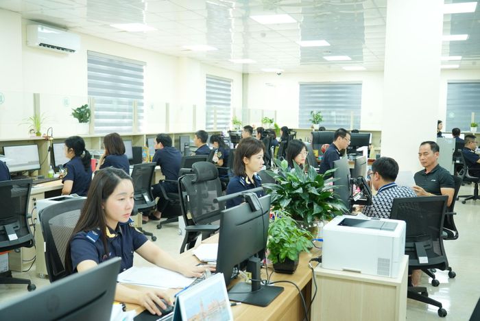 Hoạt động nghiệp vụ của công chức Chi cục Hải quan khu vực III. Ảnh: Thành Nam