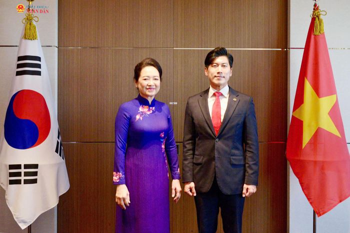 Phu nhân Nguyễn Thị Thanh Nga tiếp Chủ tịch Hiệp hội Phát triển Văn hóa Hàn Quốc Samuel Chung