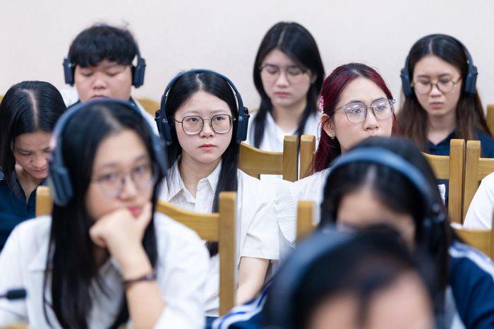 Sinh viên Trường Đại học Luật (Đại học Quốc gia Hà Nội). Ảnh: Huy Bảo