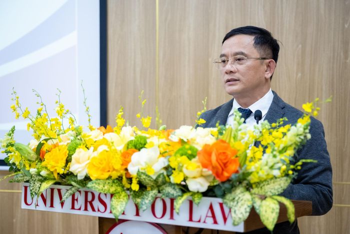 PGS.TS Nguyễn Tiến Vinh, Hiệu trưởng Trường Đại học Luật (Đại học Quốc gia Hà Nội) phát biểu. Ảnh: Huy Bảo