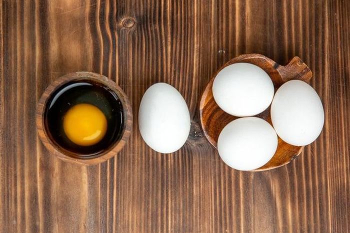 Chưa có bằng chứng khoa học cho thấy mẹ bầu ăn trứng ngỗng giúp con thông minh hơn (Ảnh minh họa)