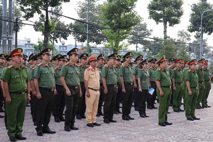 Công an các đơn vị, địa phương tăng cường công tác phòng ngừa, đấu tranh, trấn áp mạnh các loại tội phạm và vi phạm pháp luật.