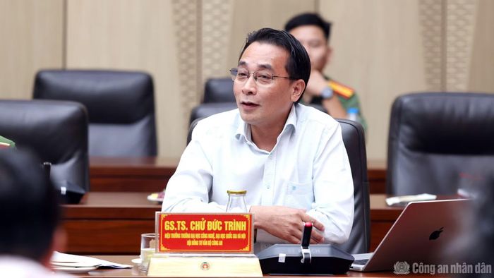 Các ý kiến tập trung nhận diện, đề xuất giải pháp tháo gỡ những điểm nghẽn lớn về công nghệ chiến lược, dữ liệu, hạ tầng, nguồn lực và nhân lực.