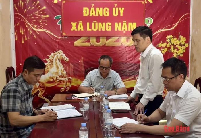 Phó Trưởng đoàn chuyên trách Đoàn đại biểu Quốc hội tỉnh Dương Mạc Kiên phát biểu tại buổi làm việc.