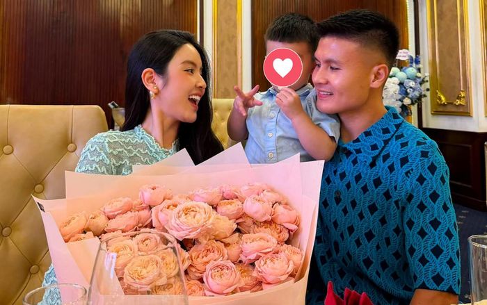 Quang Hải có tổ ấm hạnh phúc. Ảnh: FBNV