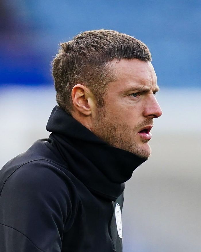 Jamie Vardy chính thức ra mắt Burnley sau một mùa giải thi đấu tại Serie A