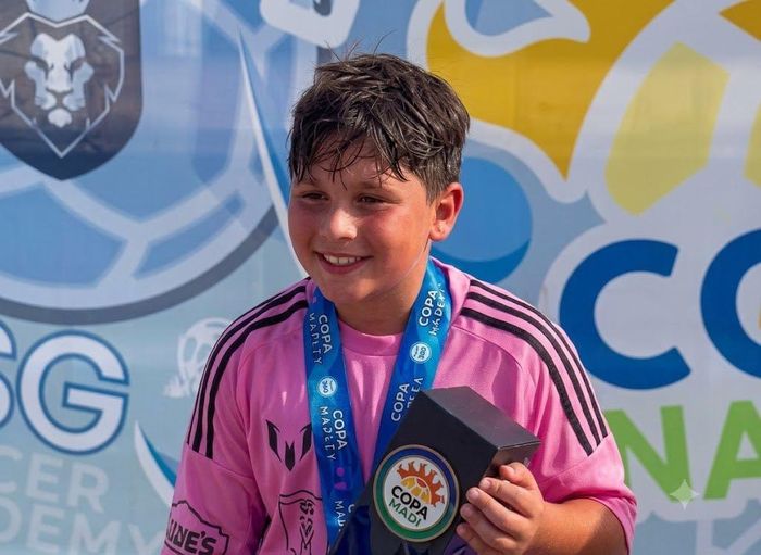 Mateo Messi nhận danh hiệu cá nhân MVP của giải đấu
