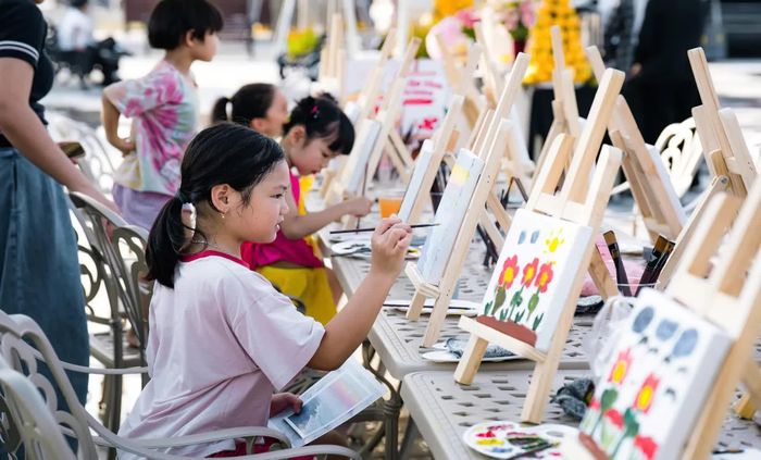 Môi trường sống văn minh là không gian lý tưởng nuôi dưỡng năng khiếu nghệ thuật và bồi đắp nhân cách cho thế hệ tương lai.
