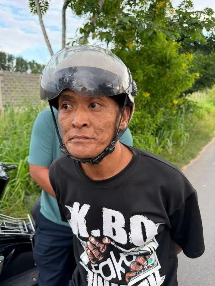 Cảnh sát hình sự khống chế bắt giữ các đối tượng cùng tang vật liên quan đến vụ án