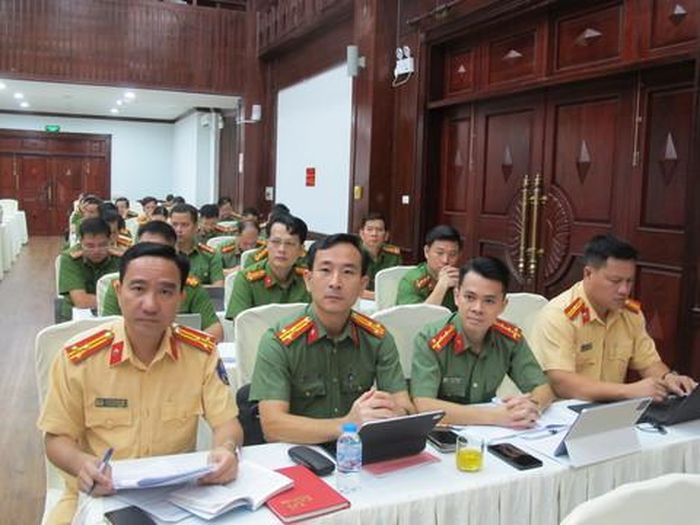 Các đại biểu tham dự hội thảo.