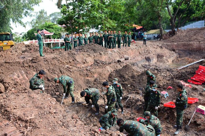 Công viên Lê Thị Riêng là nơi chôn cất tập thể nhiều cán bộ, chiến sĩ hy sinh trong cuộc Tổng tiến công và nổi dậy Xuân Mậu Thân năm 1968. (Ảnh: Thy Huệ)