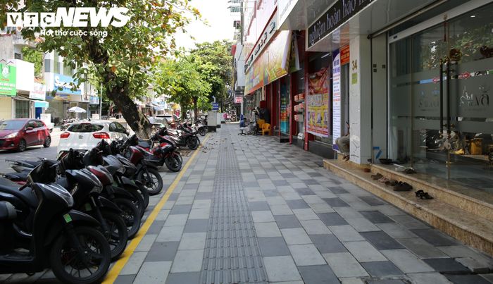 Là một trong những phường nội thành Hải Phòng, Kiến An được biết đến với nhiều tuyến phố có các doanh nghiệp, cửa hàng kinh doanh, buôn bán tấp nập. Với quyết tâm lập lại trật tự vỉa hè của TP, thời gian qua, diện mạo những tuyến phố trung tâm thay đổi rõ rệt.