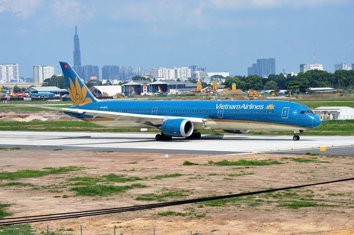 Vietnam Airlines tăng chuyến giải tỏa khách sau sự cố tro bụi núi lửa Krakatau.