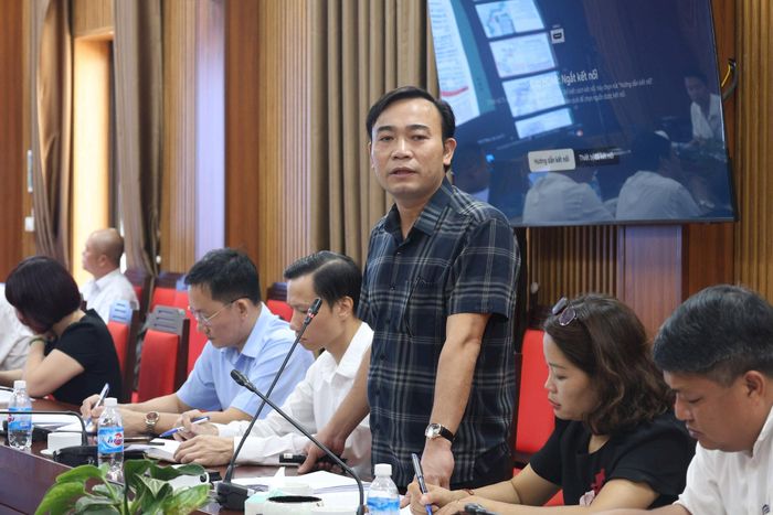 Phó Chủ tịch UBND xã Mê Linh Trần Nguyễn Ngọc phát biểu tại hội nghị. Ảnh: PV