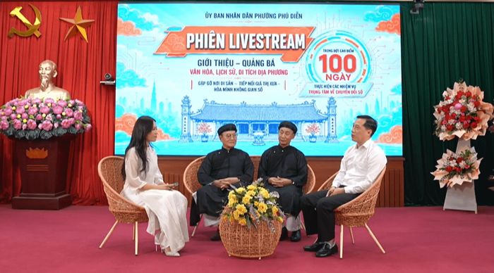 UBND phường Phú Diễn tổ chức phiên livestream với chủ đề “Khám phá di tích đình Mai Dịch - dấu ấn linh thiêng giữa lòng phố thị”. Ảnh: Quỳnh Anh