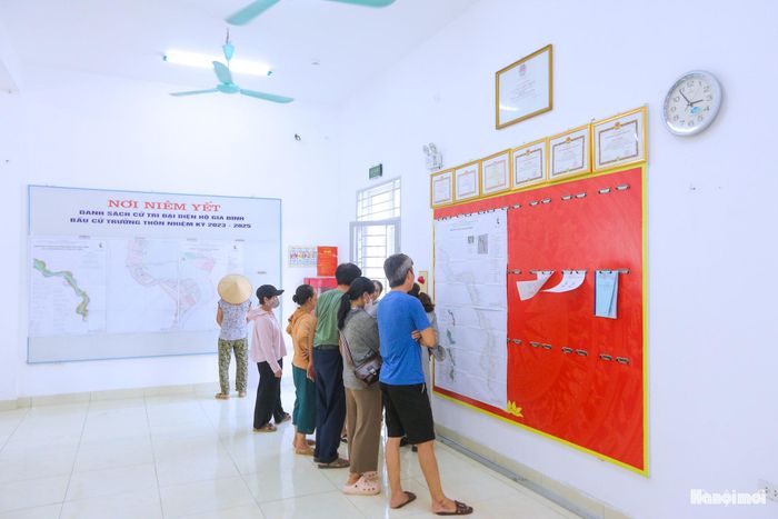 Xã Nam Phù bố trí 3 địa điểm niêm yết, trưng bày trực tiếp hồ sơ quy hoạch và lấy ý kiến góp ý của người dân trên địa bàn.