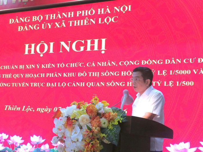 Bí thư Đảng ủy xã Thiên Lộc Phạm Xuân Toàn phát biểu chỉ đạo tại hội nghị. Ảnh Hy Ninh