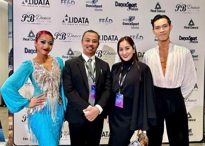 Chí Anh - Khánh Thi cùng chung tay làm một việc ý nghĩa cho dancesport Việt Nam.