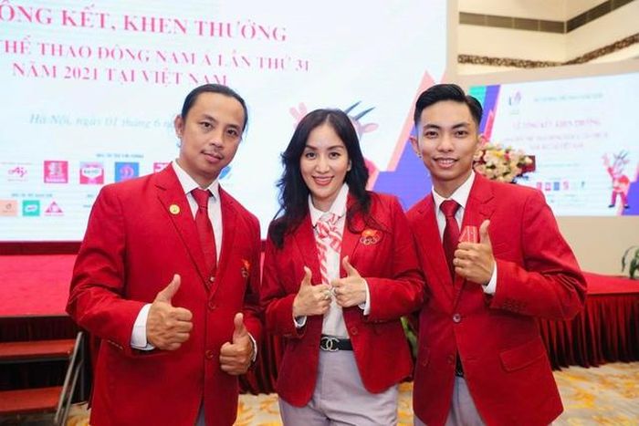 Chí Anh - Khánh Thi và Phan Hiển là những kiện tướng vàng trong làng dancesport Việt Nam.