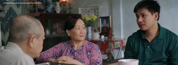 Bảy Sang phải đi kiếm được nghề làm ăn chân chính như bố mẹ đặt ra. Ảnh VTV