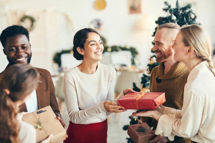 Đầu tư vào các mối quan hệ chất lượng và sự kết nối xã hội mở ra nhiều cơ hội phát triển cuộc sống. Ảnh minh họa: iStock