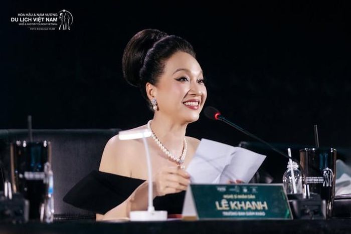 Hơn nửa thế kỷ gắn bó với nghề, Lê Khanh để lại dấu ấn qua nhiều vai diễn trên sân khấu lẫn màn ảnh. Nữ nghệ sĩ từng đảm nhận những nhân vật có tính cách và số phận khác nhau, qua đó khẳng định khả năng biến hóa và chiều sâu diễn xuất.