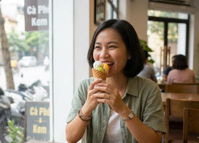 Hạn chế đồ ngọt vì đường làm đẩy nhanh quá trình lão hóa da, gây tăng cân và tăng nguy cơ mắc bệnh đái tháo đường, tim mạch. Ảnh minh họa AI
