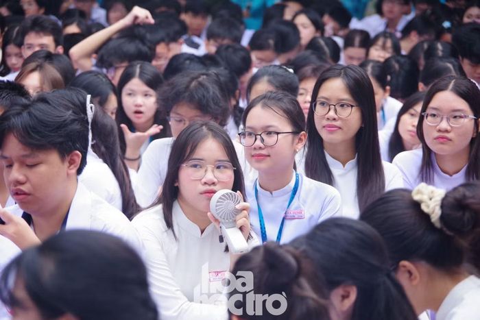 ﻿Sự đồng hành của phụ huynh là động lực to lớn của mỗi bạn học sinh. Ảnh: Kim Cương. 