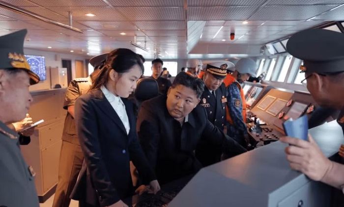 Triều Tiên gọi Choe Hyon là lớp tàu khu trục, trong khi một số chuyên gia phương Tây đánh giá đây là những tàu hộ vệ tên lửa hạng nặng.