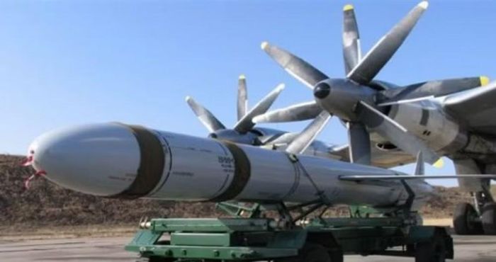 Đây là một trong những thay đổi căn bản nhất trong lịch sử phát triển của Tu-95: oanh tạc cơ không nhất thiết phải bay đến mục tiêu để thực hiện nhiệm vụ tấn công.