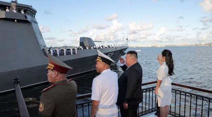Lớp Choe Hyon được Triều Tiên gọi là tàu khu trục, trong khi giới chuyên gia phương Tây đánh giá đây là những tàu hộ vệ tên lửa hạng nặng.
