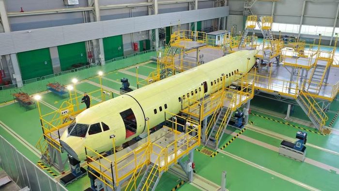 Tốc độ sản xuất 12 chiếc mỗi năm ban đầu được nêu là công suất tiêu chuẩn của nhà máy, với tiềm năng tăng lên (ví dụ nếu nhận được đơn đặt hàng xuất khẩu).
