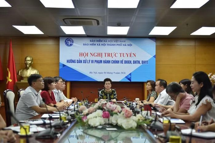 Phó Giám đốc BHXH TP. Hà Nội Đàm Thị Hòa chủ trì hội nghị tại điểm cầu Hà Nội
