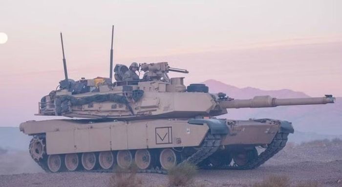 Điều này cho thấy cách tiếp cận đang thay đổi. Abrams vẫn cần giáp, Trophy và hệ thống cảnh giới để tăng khả năng sống sót. Nhưng trước UAV, xe tăng còn cần cảm biến trên không, liên kết dữ liệu và các hệ thống C-UAS hỗ trợ từ bên ngoài.