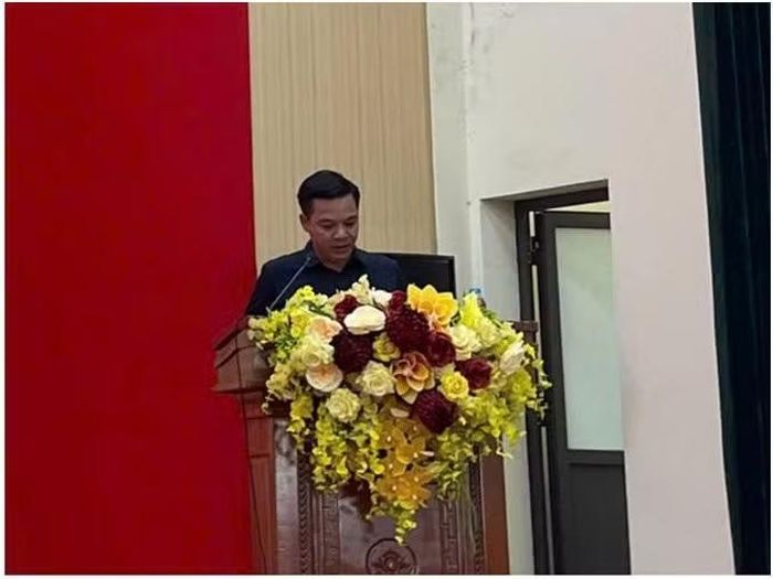 Đồng chí Phùng Đình Quý - PCT UBND xã Tiến Thắng phát biểu tại Hội nghị