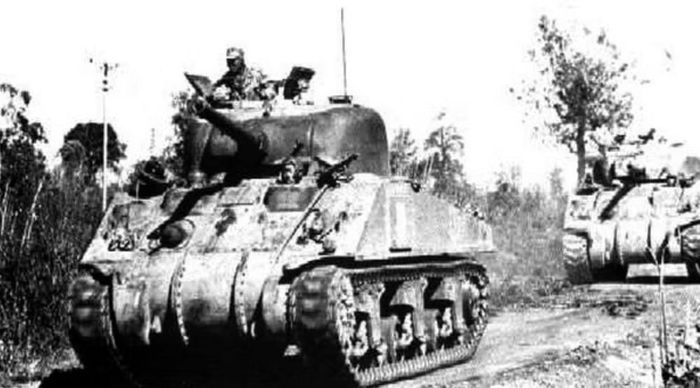 Khi Thế chiến II kết thúc, Sherman đã bắt đầu lỗi thời. Sự xuất hiện của những xe tăng thế hệ mới khiến M4 không còn giữ vai trò trung tâm trong thiết kế xe tăng Mỹ.