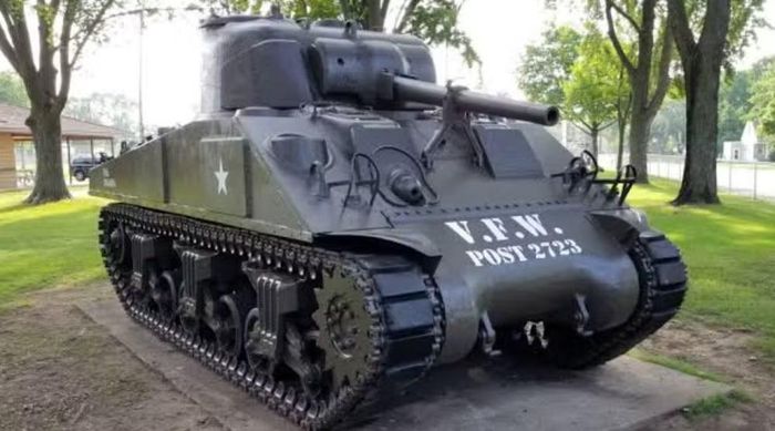 Tại Tây Âu, M4 Sherman trở thành một trong những loại xe tăng chủ lực của quân Mỹ sau cuộc đổ bộ Normandy. Xe tham gia các chiến dịch từ Normandy đến Pháp, Bỉ và Đức.
