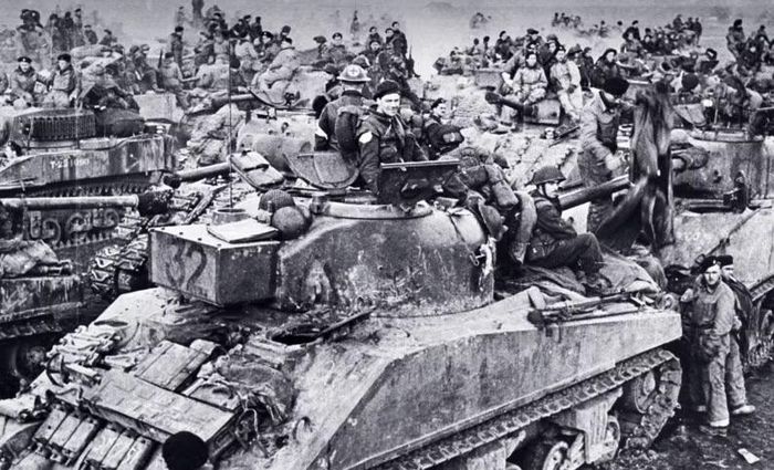Từ Bắc Phi, M4 Sherman theo quân Đồng minh sang Italy. Địa hình Italy khác xa sa mạc. Các đơn vị phải chiến đấu qua núi, thung lũng, đường hẹp và những khu vực phòng thủ kiên cố. Sherman được sử dụng chủ yếu để yểm trợ bộ binh và phối hợp với pháo binh.
