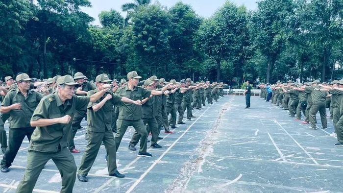 Việc trang bị võ thuật cho lực lượng an ninh cơ sở là cần thiết để chủ động xử lý các tình huống phát sinh ngay tại địa bàn dân cư.