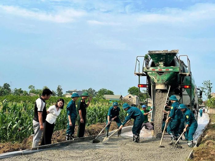 Phường Nam Sầm Sơn (tỉnh Thanh Hóa) đang từng bước hoàn thiện hạ tầng giao thông, góp phần thay đổi diện mạo đô thị và nâng cao chất lượng cuộc sống người dân.